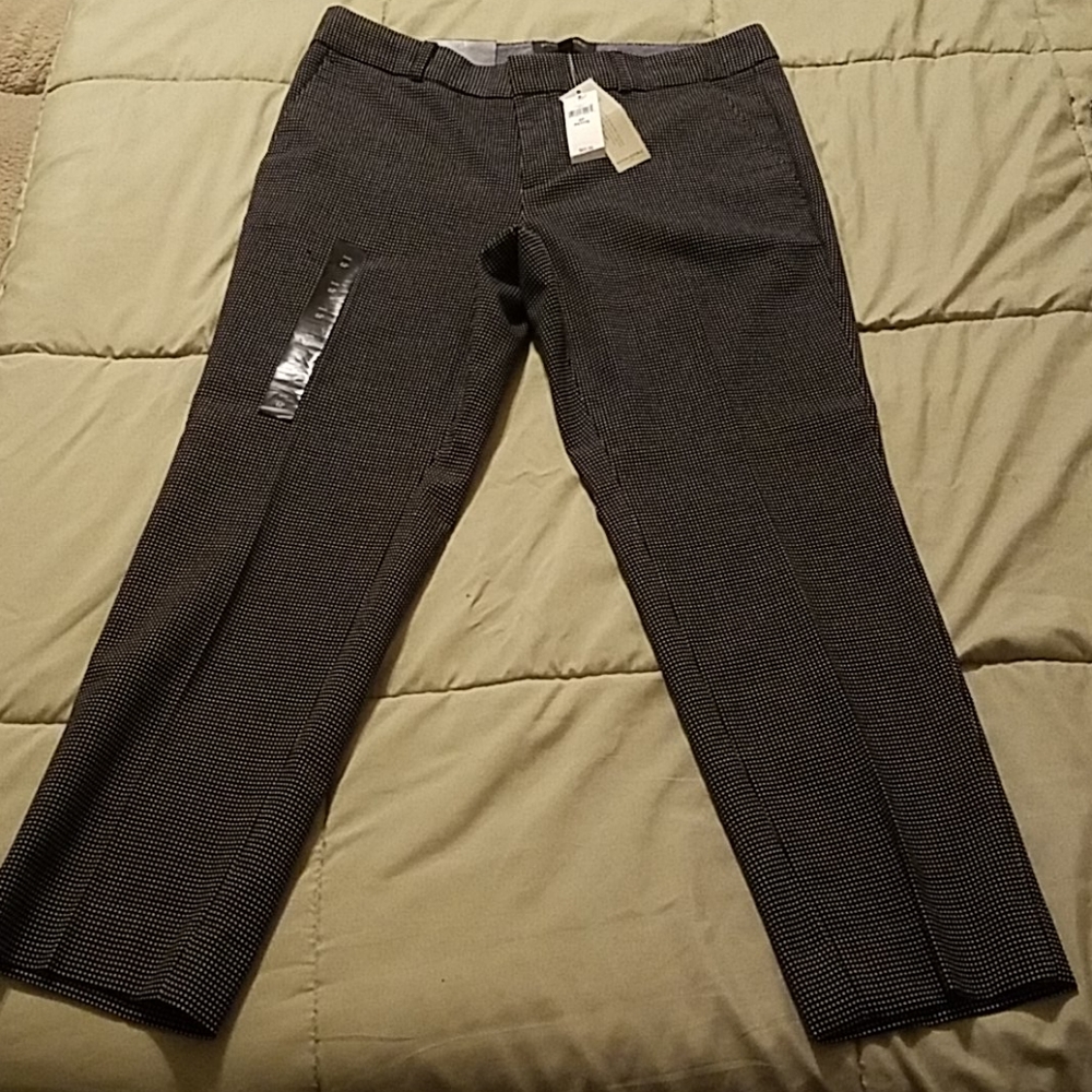 Never worn ankle pants